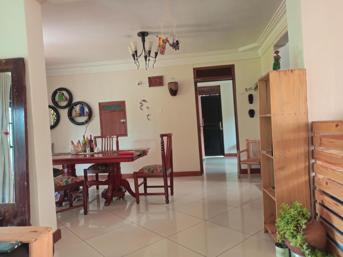Aivilo Home Энтеббе Экстерьер фото