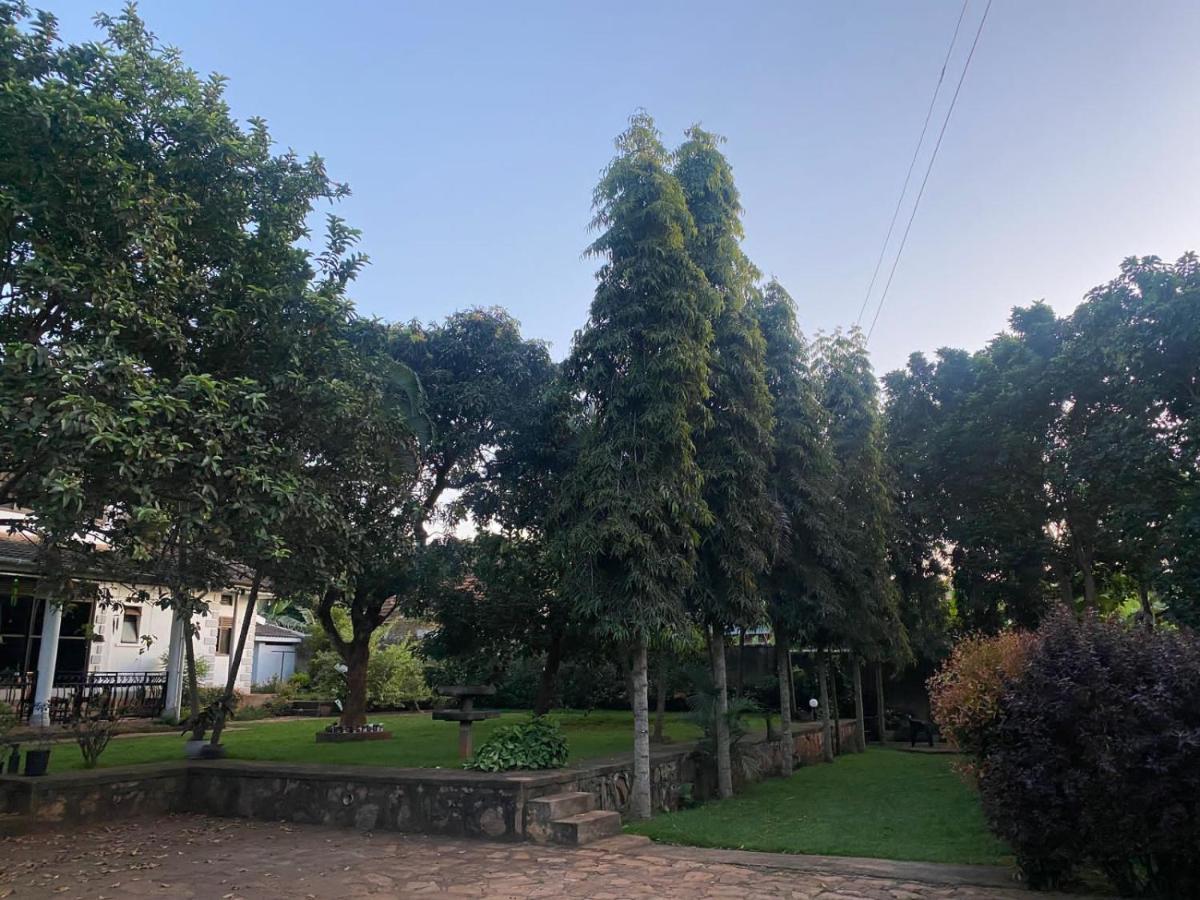 Aivilo Home Энтеббе Экстерьер фото